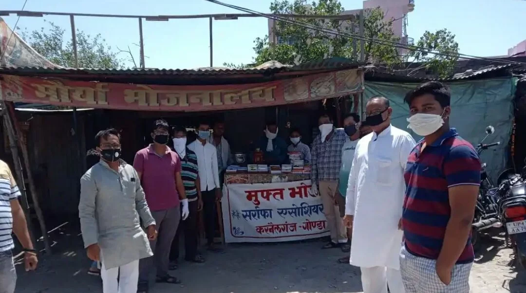 Photo of पलायन कर आ रहे लोगों की मदद के लिए व्यापारियों ने बढ़ाये हाथ