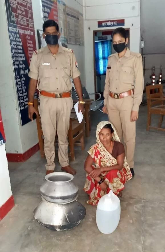 Photo of मोतीगंज ,थाना क्षेत्र में पुलिस ने कच्ची शराब के खिलाफ चलाया अभियान,