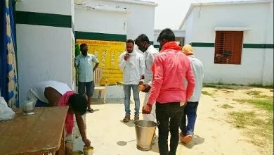 Photo of चांदा: समाजसेवियों द्वारा कराया जा रहा है क्वॉरेंटीन हुए लोगों को भोजन